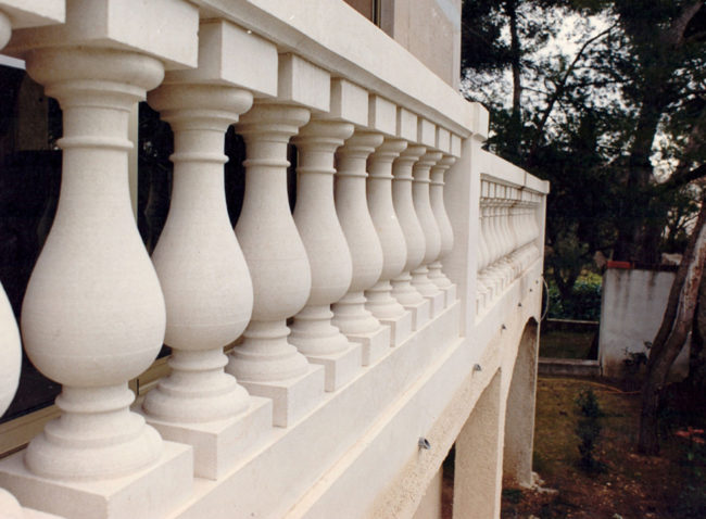 Taille de pierre des Baux de Provence par Arthur Créations à Nîmes