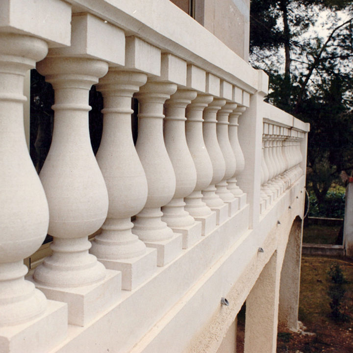 Taille de pierre des Baux de Provence par Arthur Créations à Nîmes
