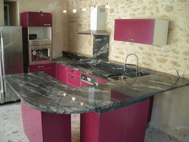 Plan de travail en granit Arthur Créations à Nîmes