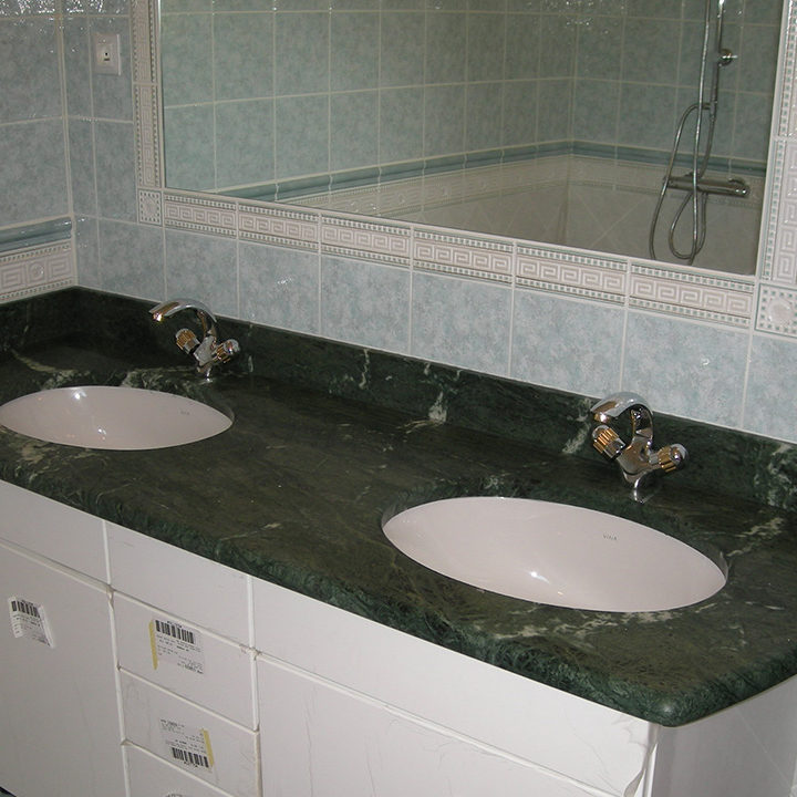 Salle de bain en marbre vert Guatemala Arthur Créations